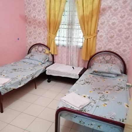 Homestay Perpaduan, Taman Bercham Raya Ulu Kinta Ipoh Perak Kampong Batu Lapan  Exterior foto